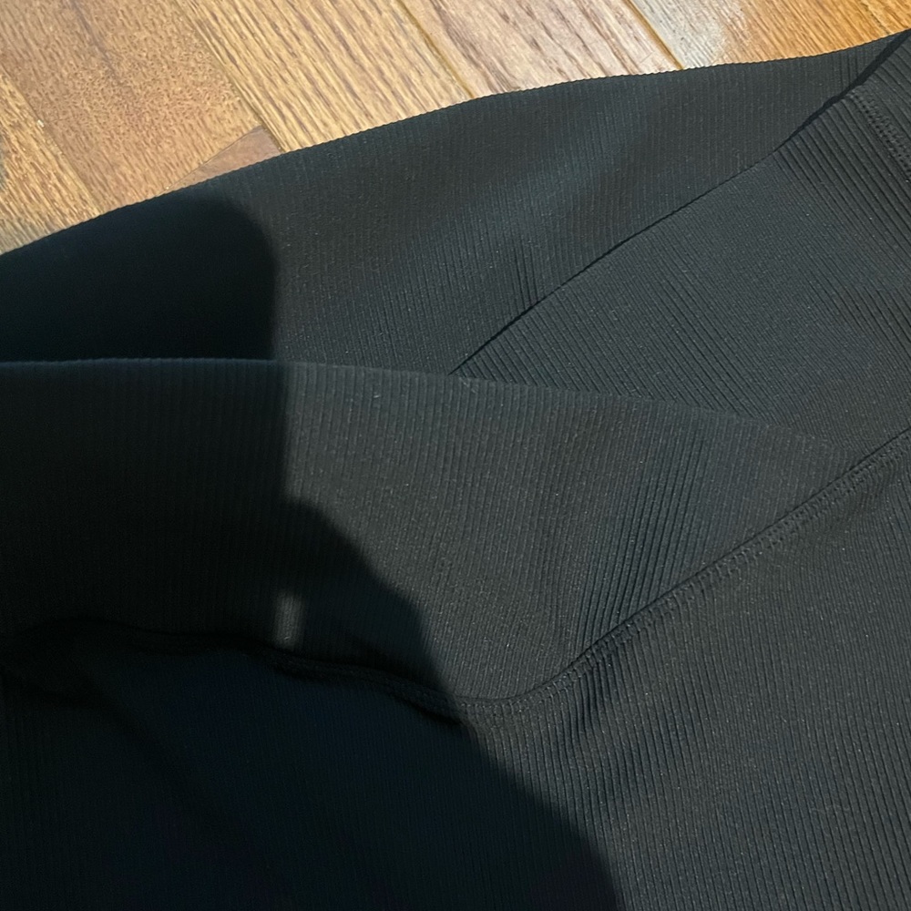 Lululemon Ribbed Leggings, black, size 10, fits more like an 8